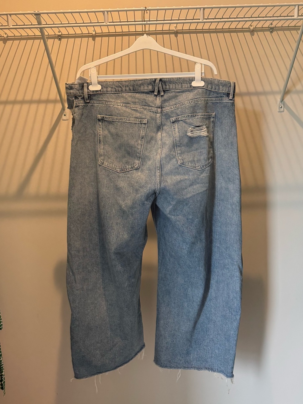 Good American Extreme Barrel Distressed Ankle Jeans - Sz 16 - Picture 3 of 7